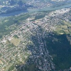 Flugwegposition um 11:40:33: Aufgenommen in der Nähe von Gemeinde Klosterneuburg, Klosterneuburg, Österreich in 1800 Meter